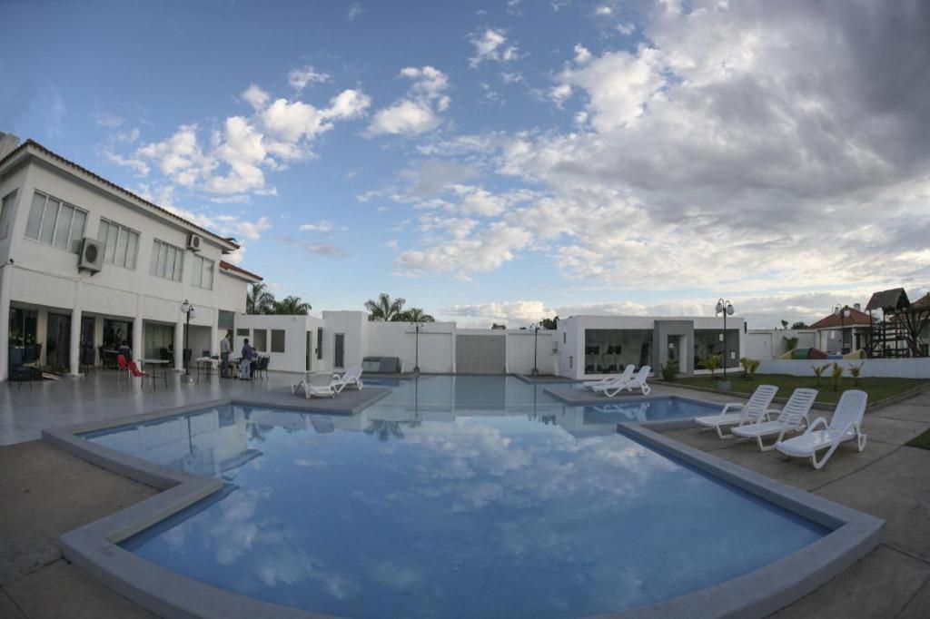 Terranova Suites Santa Cruz de La Sierra Exterior foto